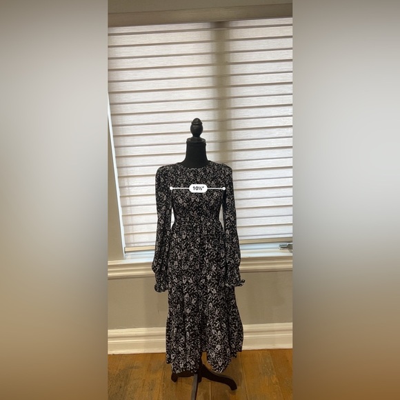 Yakira bella black and white dreas - Picture 6 of 8